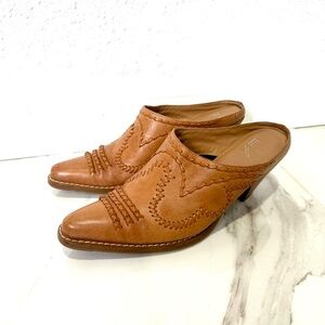 White Mountain Women's Bronco westernTan‎ Slip-On Mules 7.5 W